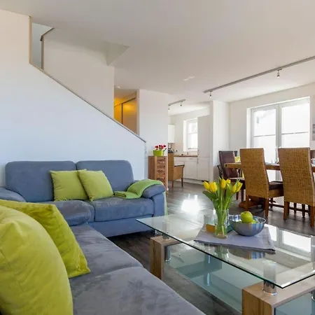Ferienhaus-lee Holiday home *
