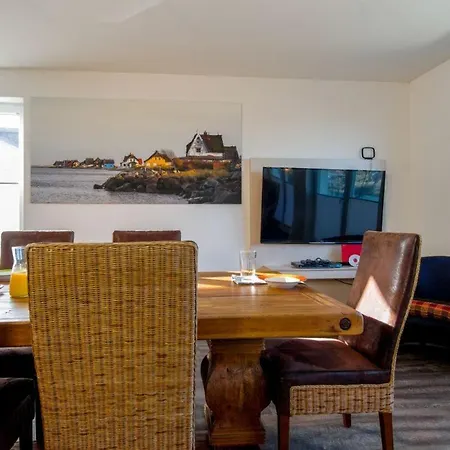 Ferienhaus-lee Holiday home *
